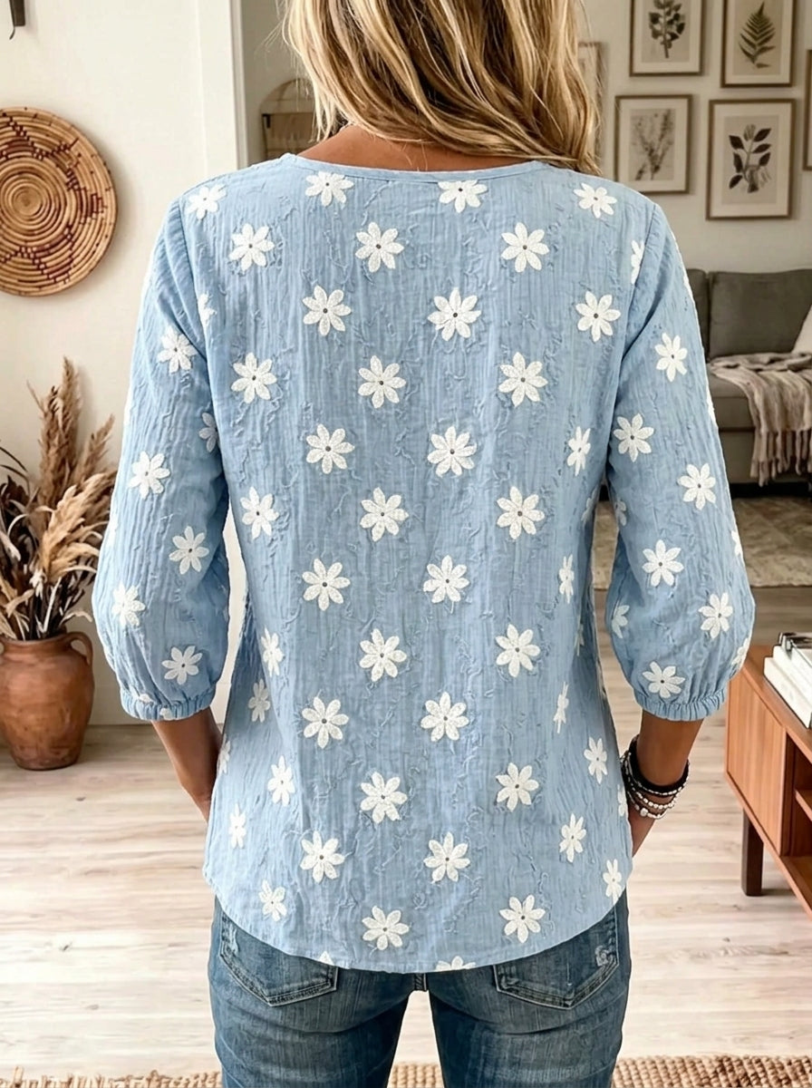 Women's Daisy Floral Textured 3/4 Sleeve Blouse