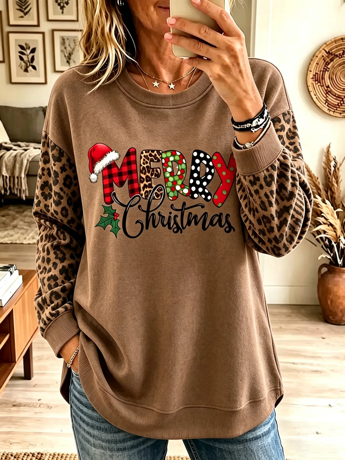Women's Leopard Sleeve Merry Christmas Graphic Sweatshirt